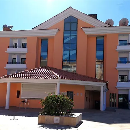 Riviera Carcavelos (Lisbon)
