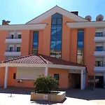 Riviera Carcavelos (Lisbon)